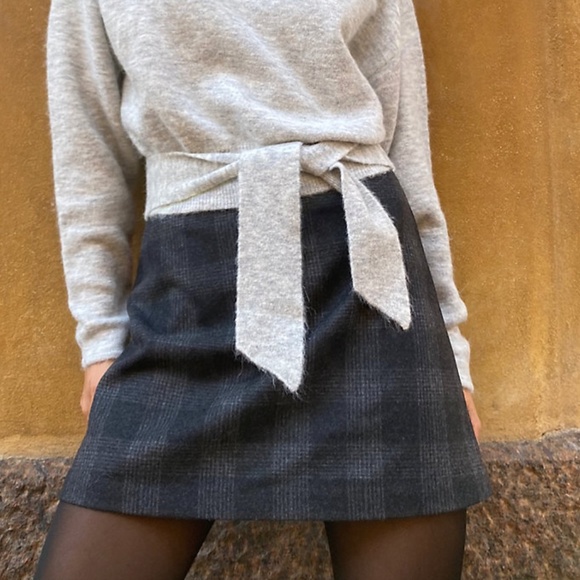 Wilfred Dresses & Skirts - BNWOT⎜Aritzia Wilfred⎜NEW CLASSIC MINI SKIRT⎜CHARC GLEN PLD WNDWPN
